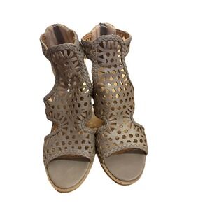 REPORT Womens Raisa Grey Cutout Zipper Heel Ankle Boots Size 10